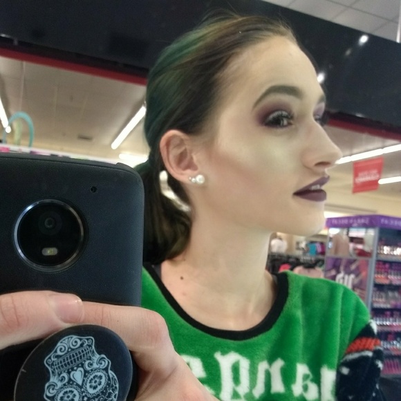 Meet your Posher, Krystal - Picture 3 of 4